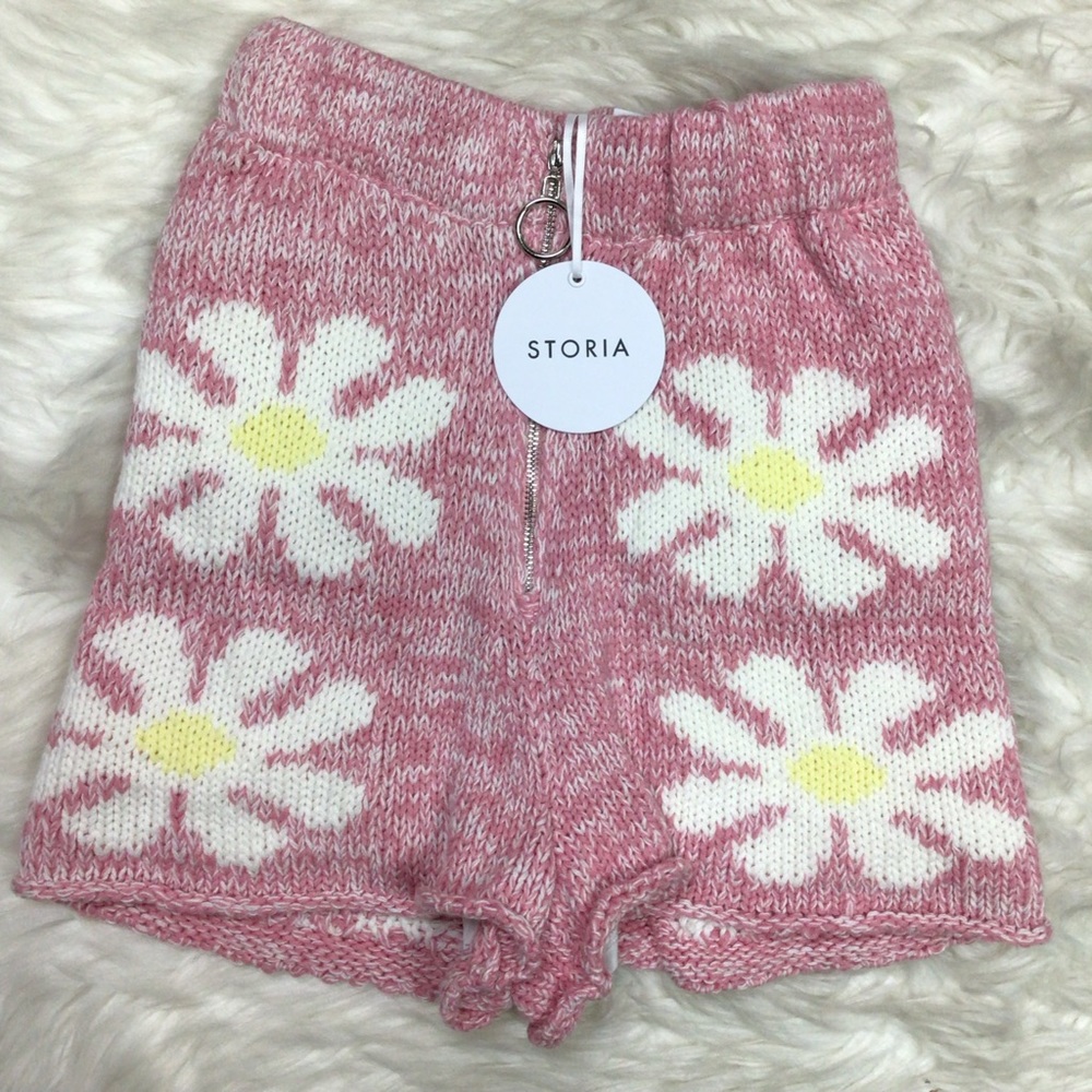 NWT Storia Pink Daisy Flower Knit Zip Front Closure Hippie Boho Ladies Shorts S